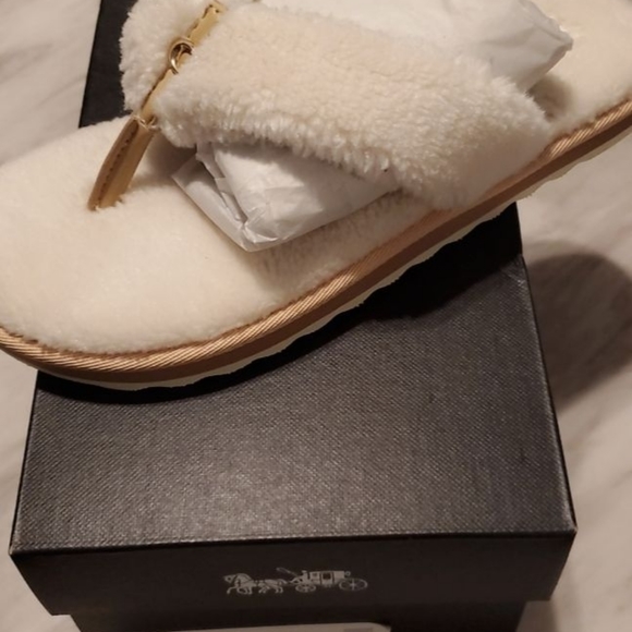 Size 8 Coach Slides - Picture 2 of 4